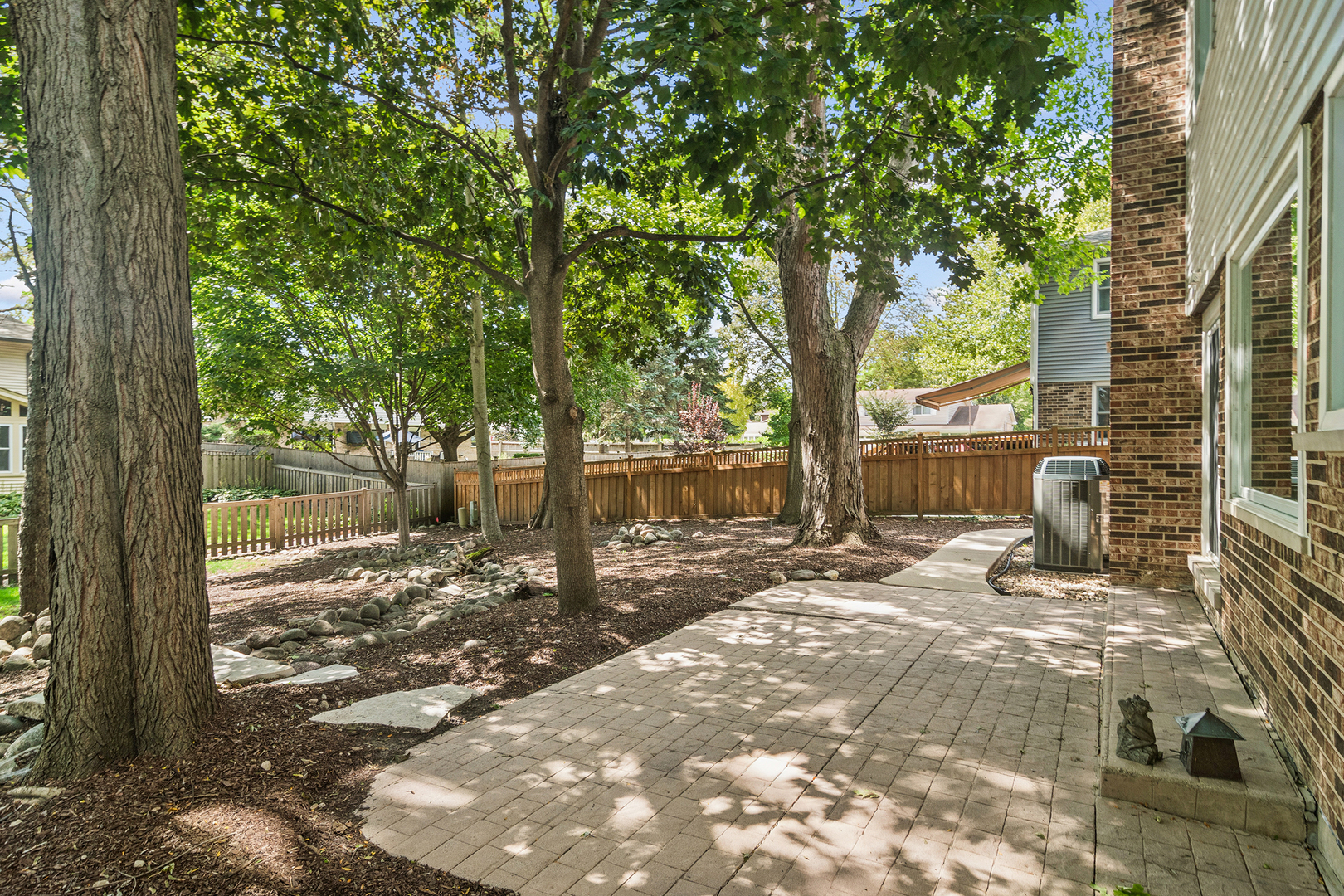 621 E Cunningham Drive, Palatine, IL 60074