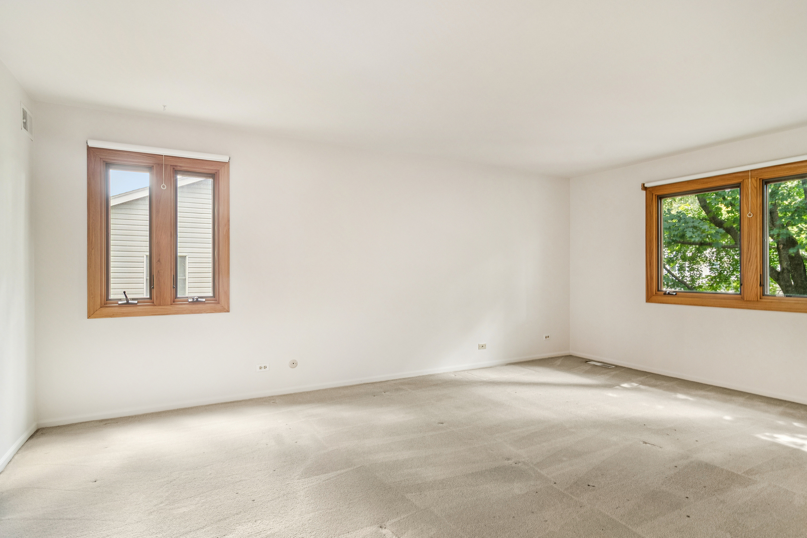 621 E Cunningham Drive, Palatine, IL 60074