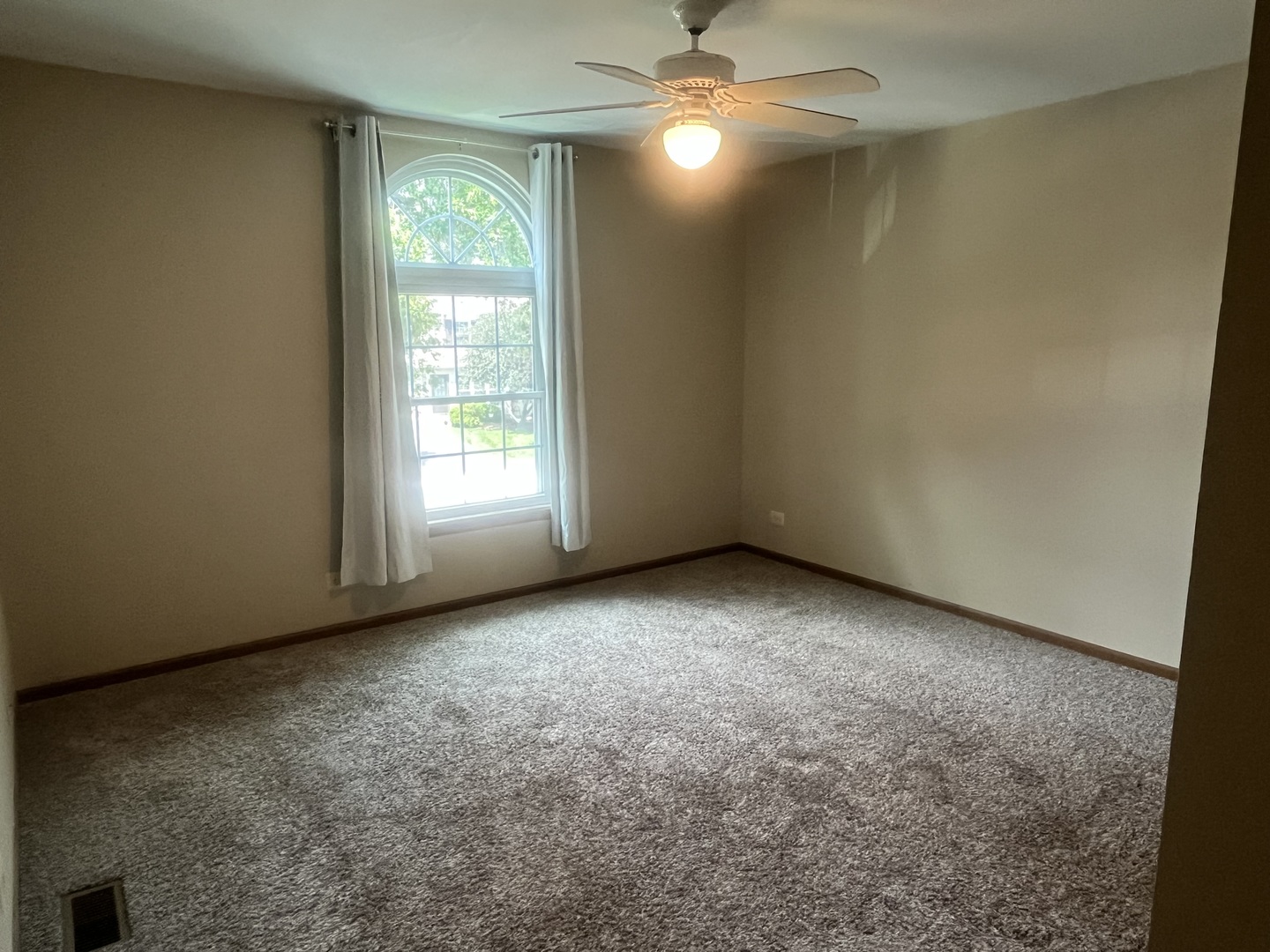 3456 Saint Barthelemy Lane, Aurora, IL 60504