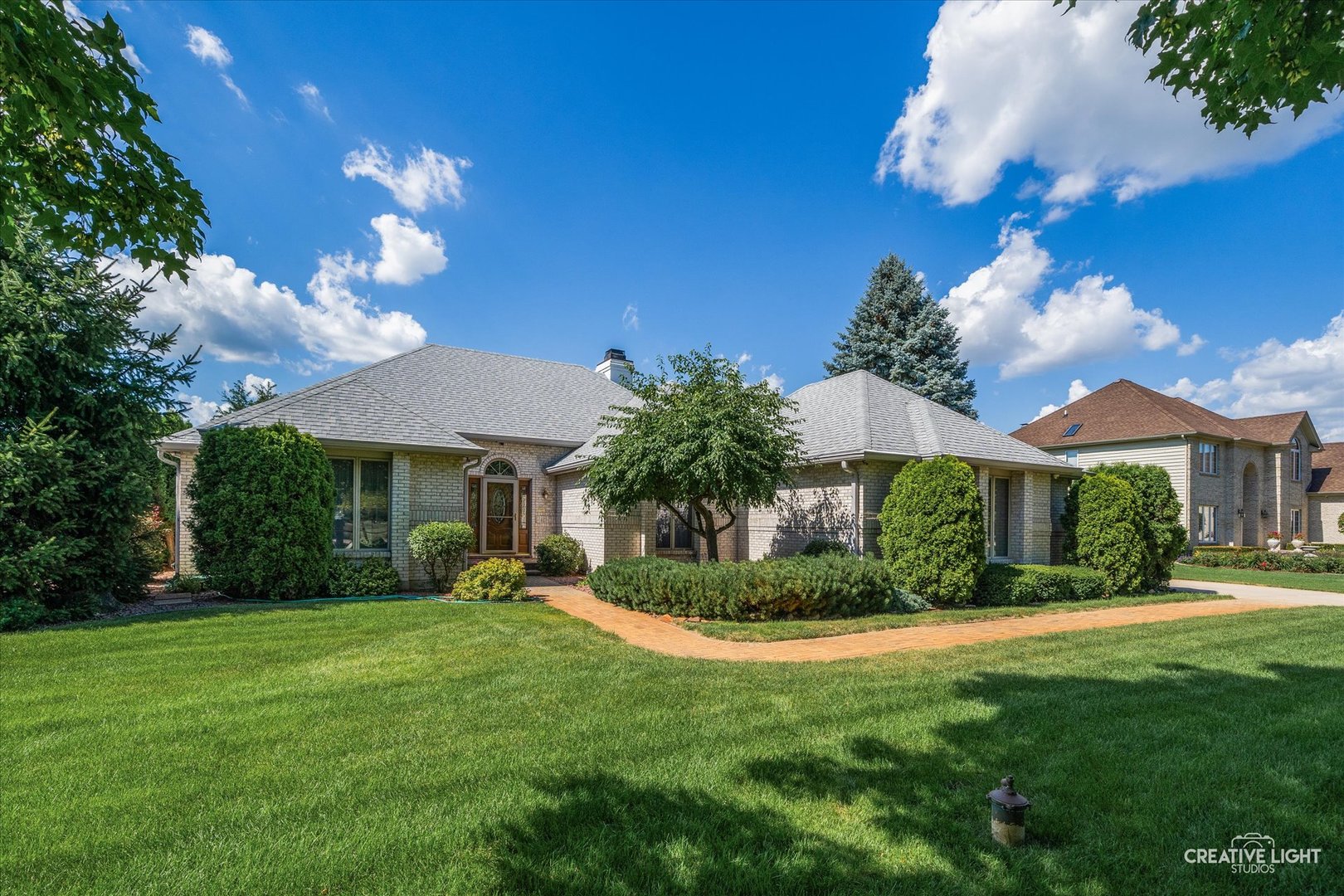 63 N Royal Oaks Drive, Bristol, IL 60512