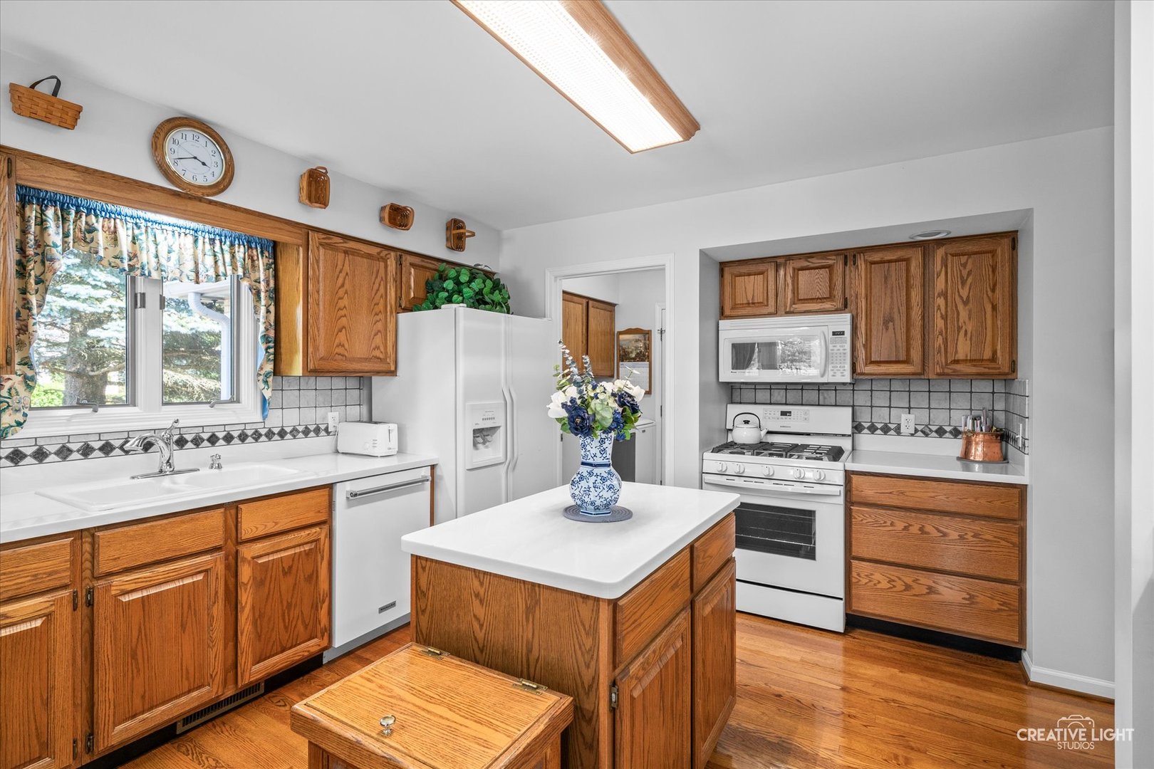 63 N Royal Oaks Drive, Bristol, IL 60512