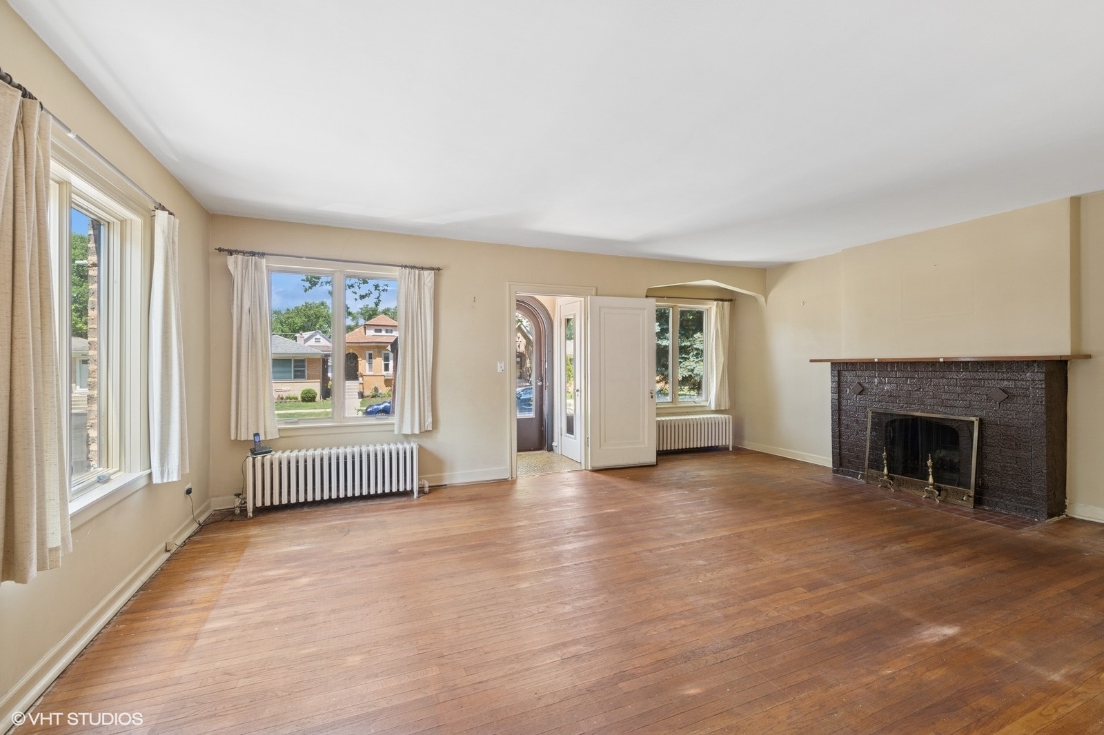 6417 N Oxford Avenue, Chicago, IL 60631