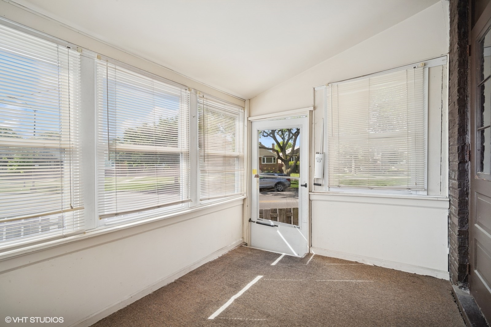 6417 N Oxford Avenue, Chicago, IL 60631