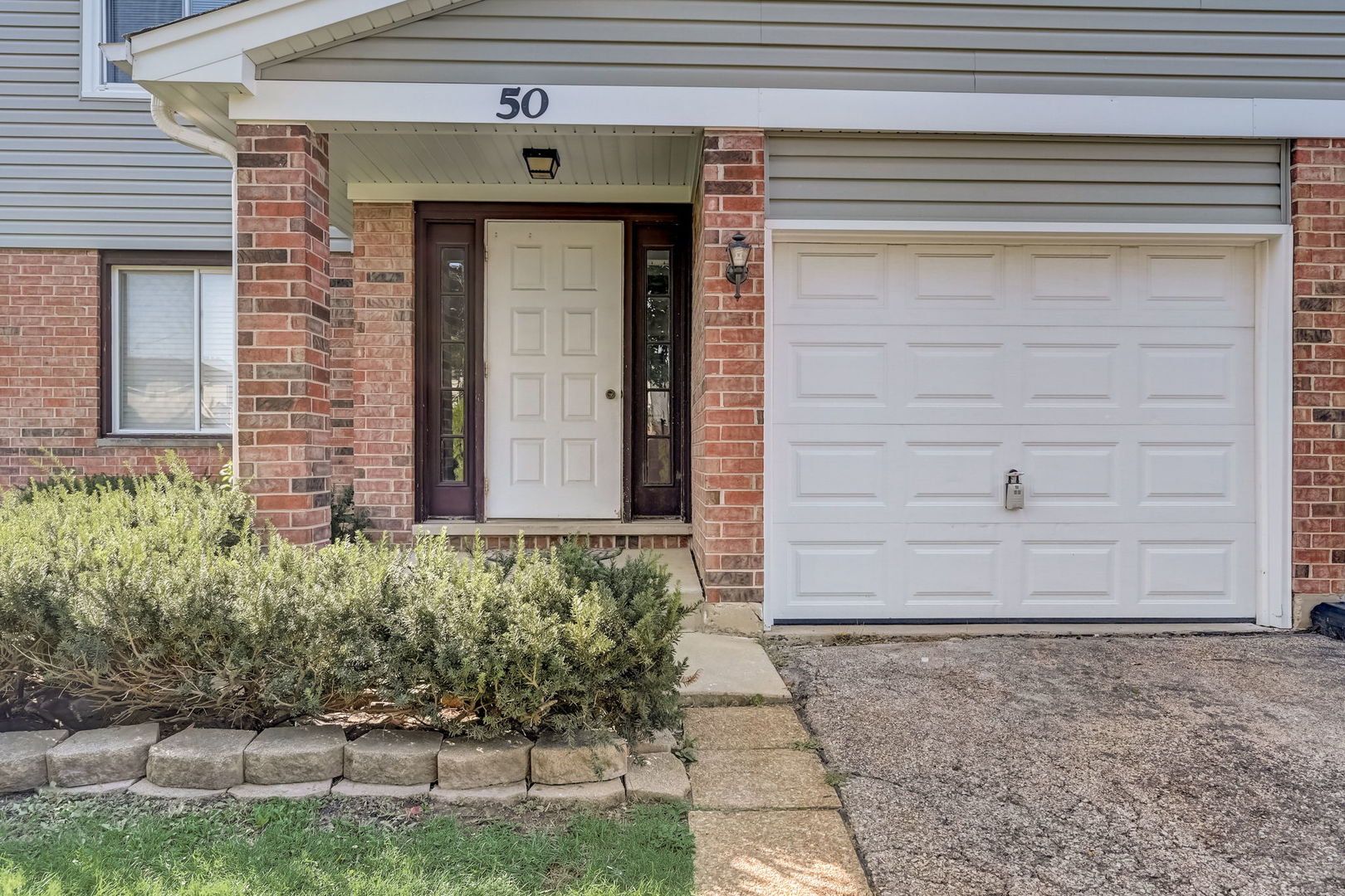 50 Terry Drive #D, Roselle, IL 60172