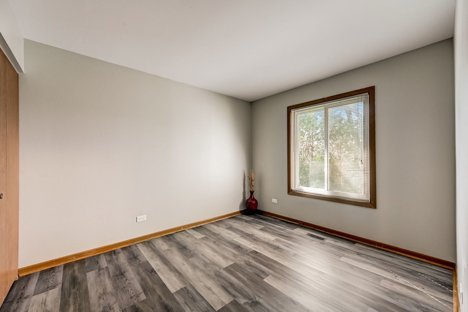 50 Terry Drive #D, Roselle, IL 60172