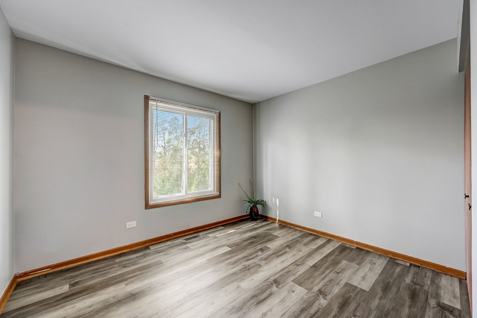 50 Terry Drive #D, Roselle, IL 60172