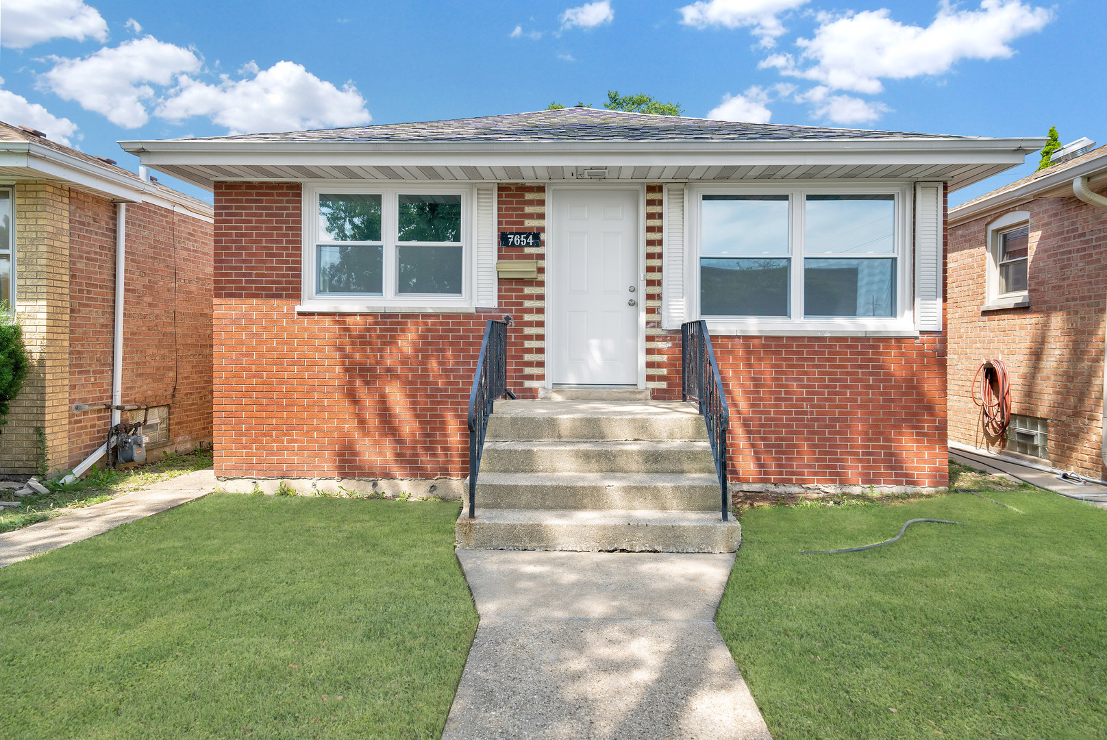 7654 Lavergne Avenue, Burbank, IL 60459