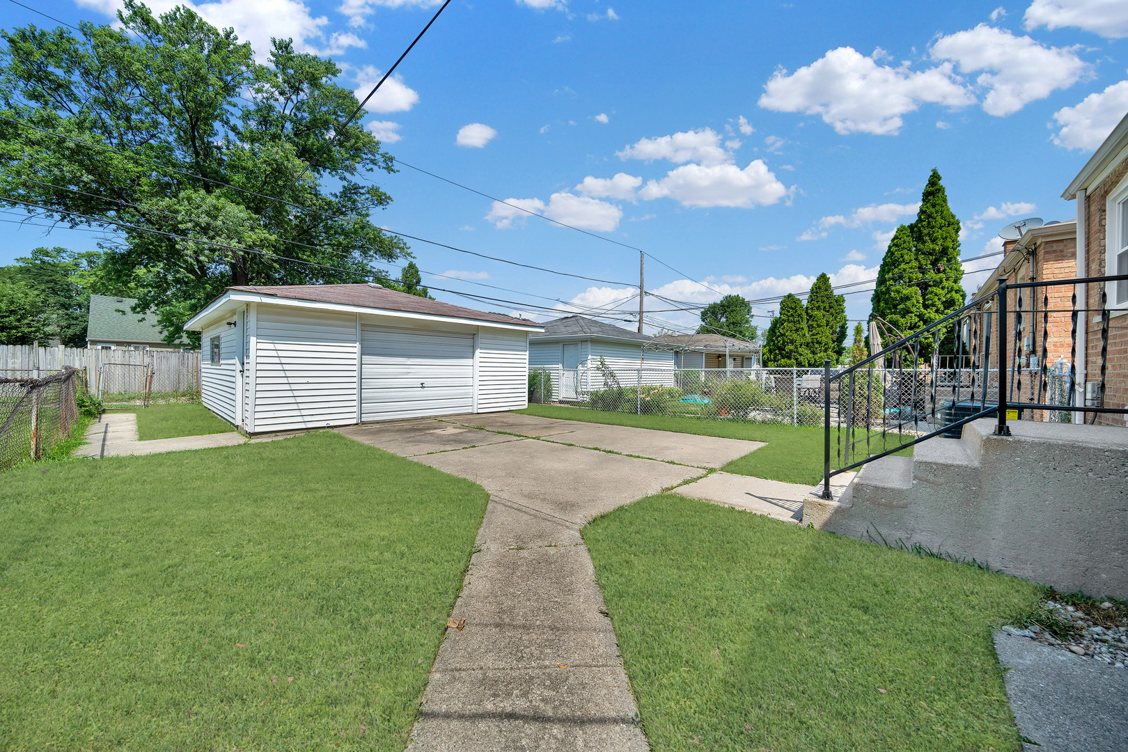 7654 Lavergne Avenue, Burbank, IL 60459