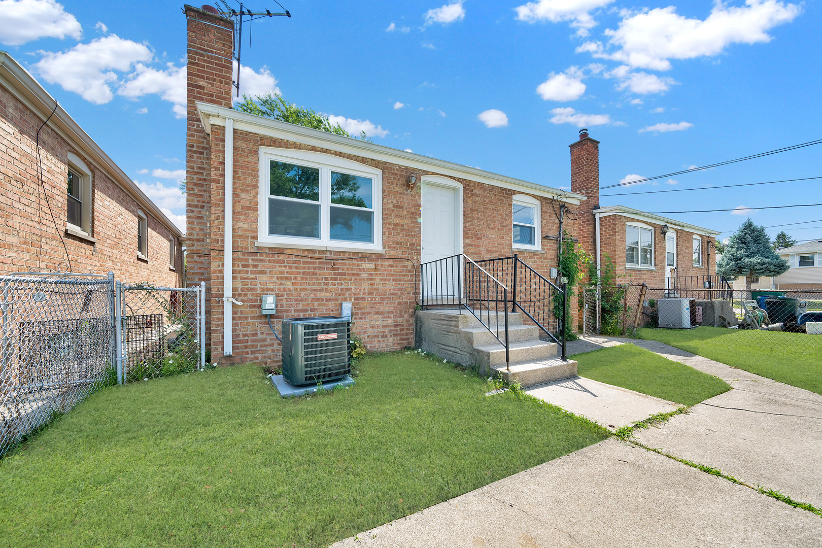 7654 Lavergne Avenue, Burbank, IL 60459