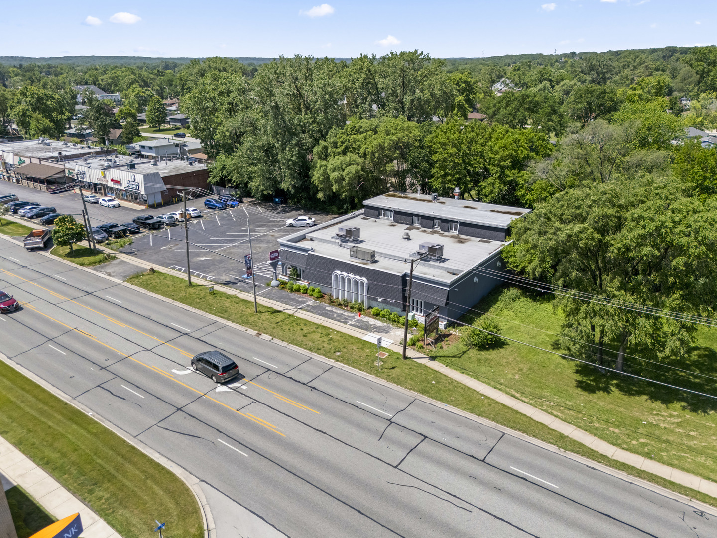 10140 S Roberts Road, Palos Hills, IL 60465