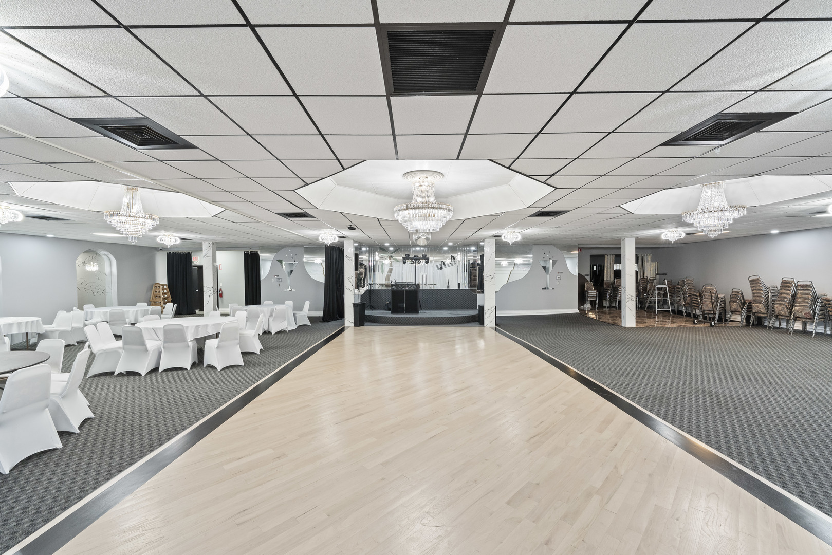 10140 S Roberts Road, Palos Hills, IL 60465