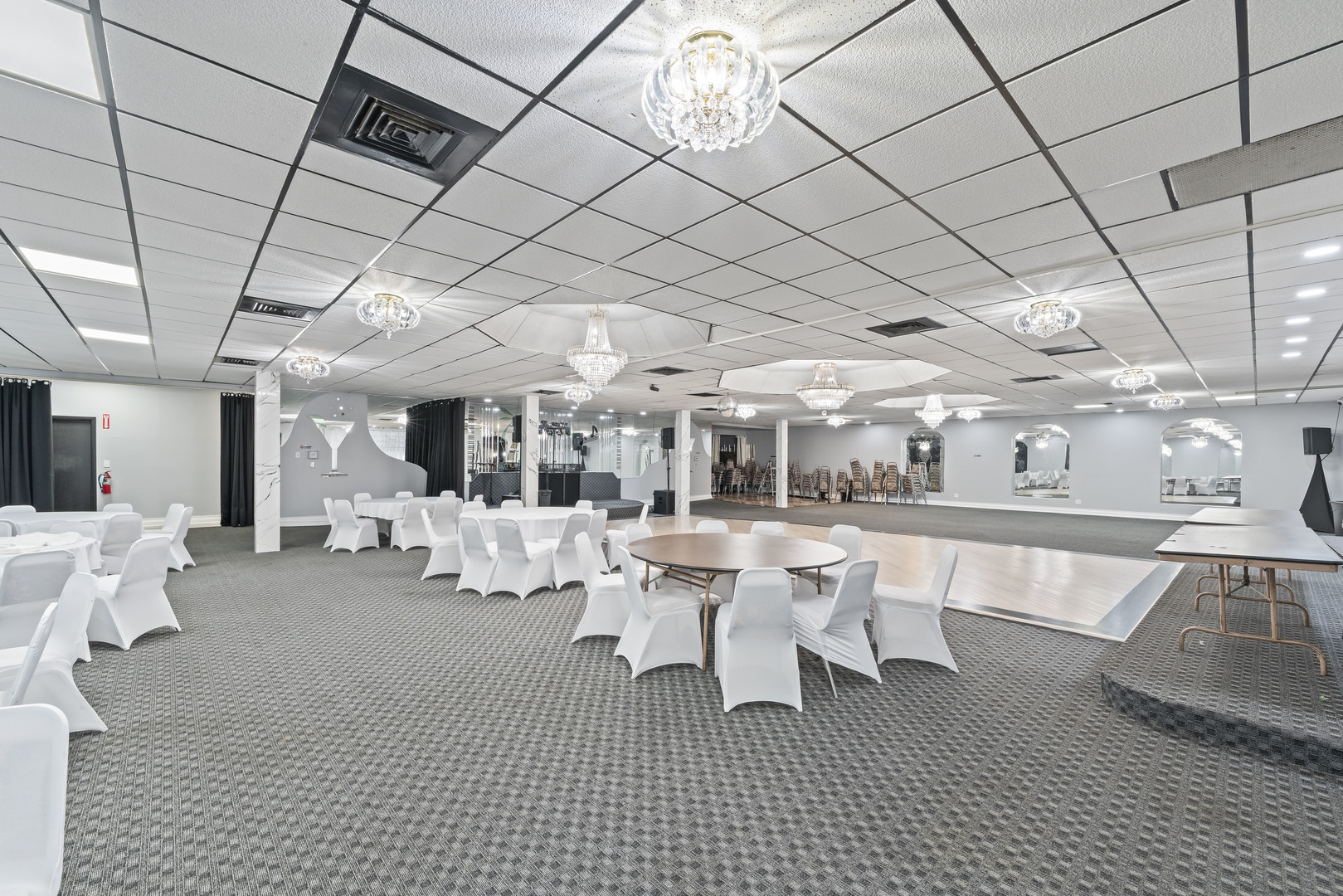 10140 S Roberts Road, Palos Hills, IL 60465
