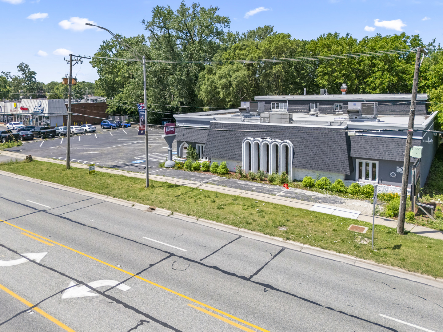 10140 S Roberts Road, Palos Hills, IL 60465