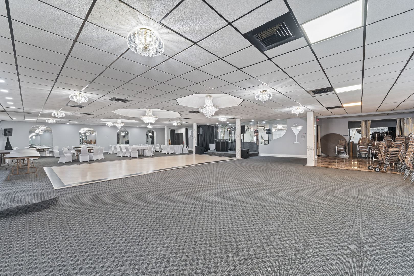 10140 S Roberts Road, Palos Hills, IL 60465