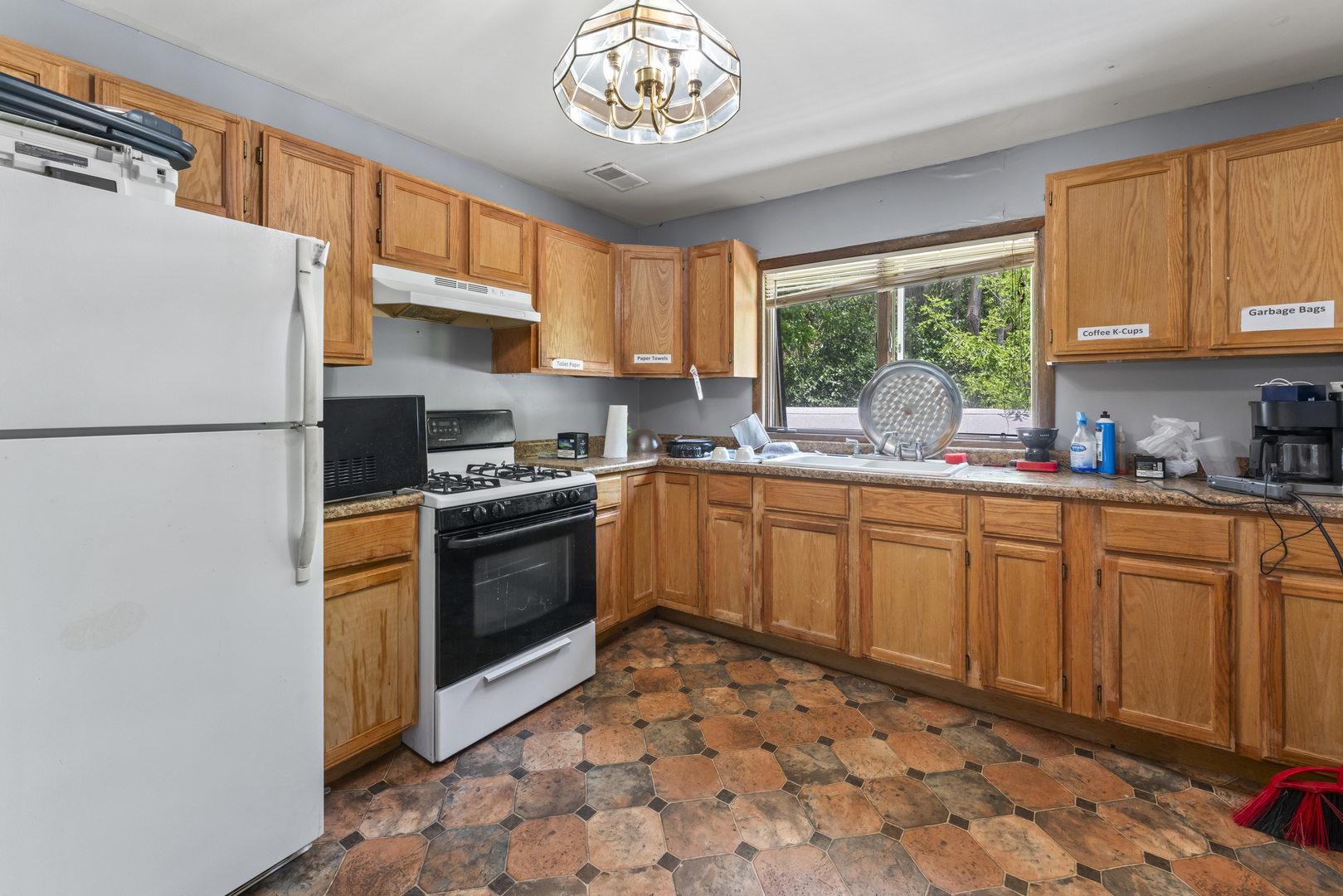 10140 S Roberts Road, Palos Hills, IL 60465