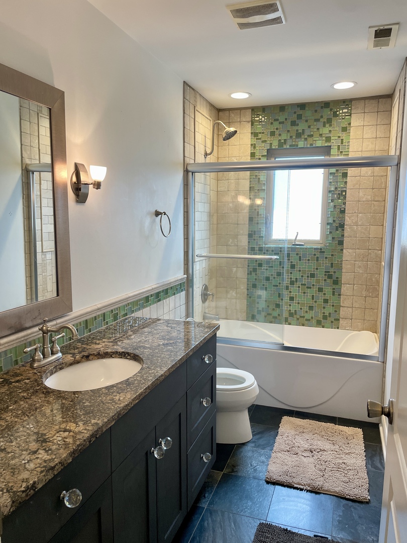 5727 S Meade Avenue, Chicago, IL 60638