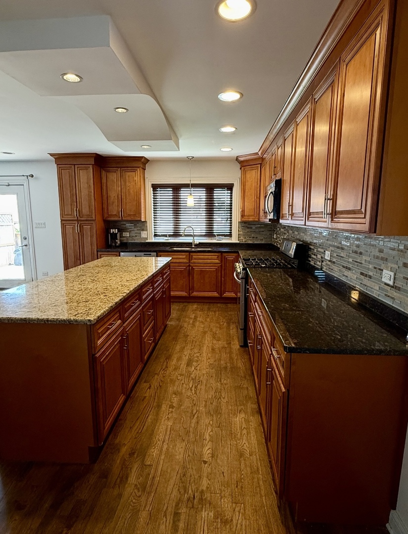 5727 S Meade Avenue, Chicago, IL 60638
