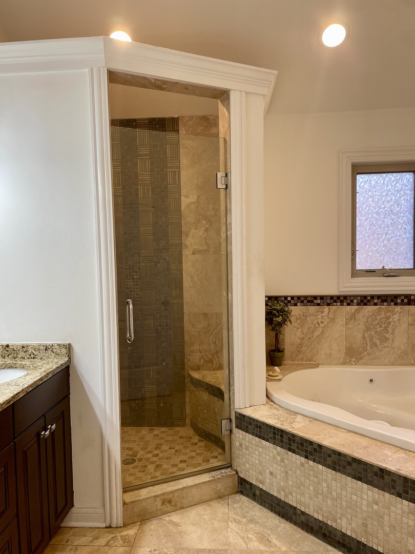 5727 S Meade Avenue, Chicago, IL 60638