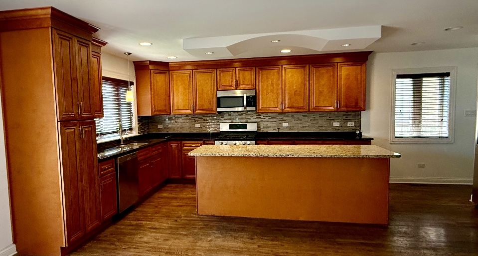 5727 S Meade Avenue, Chicago, IL 60638
