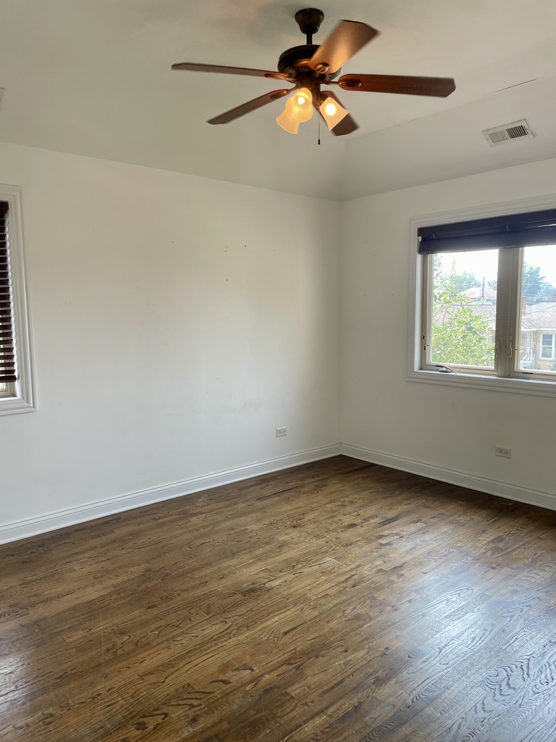 5727 S Meade Avenue, Chicago, IL 60638