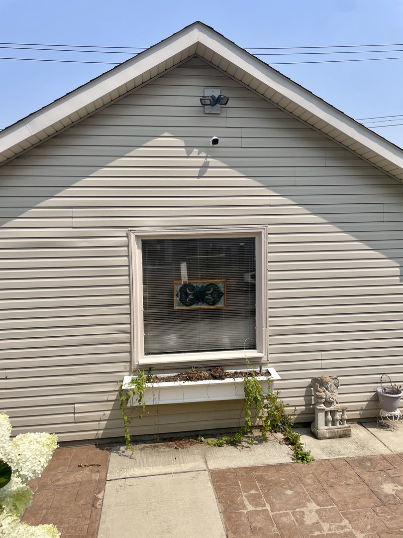 5727 S Meade Avenue, Chicago, IL 60638