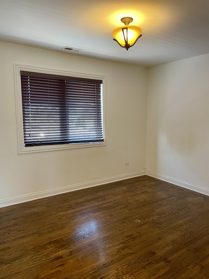 5727 S Meade Avenue, Chicago, IL 60638