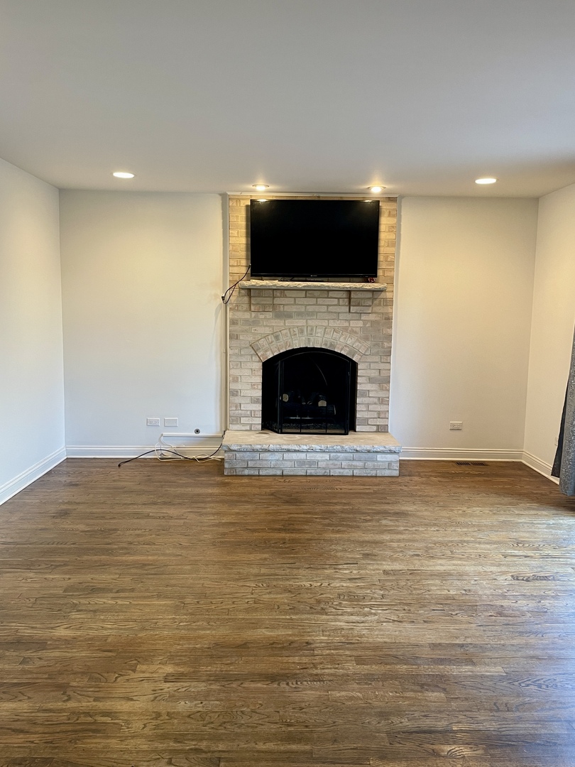 5727 S Meade Avenue, Chicago, IL 60638