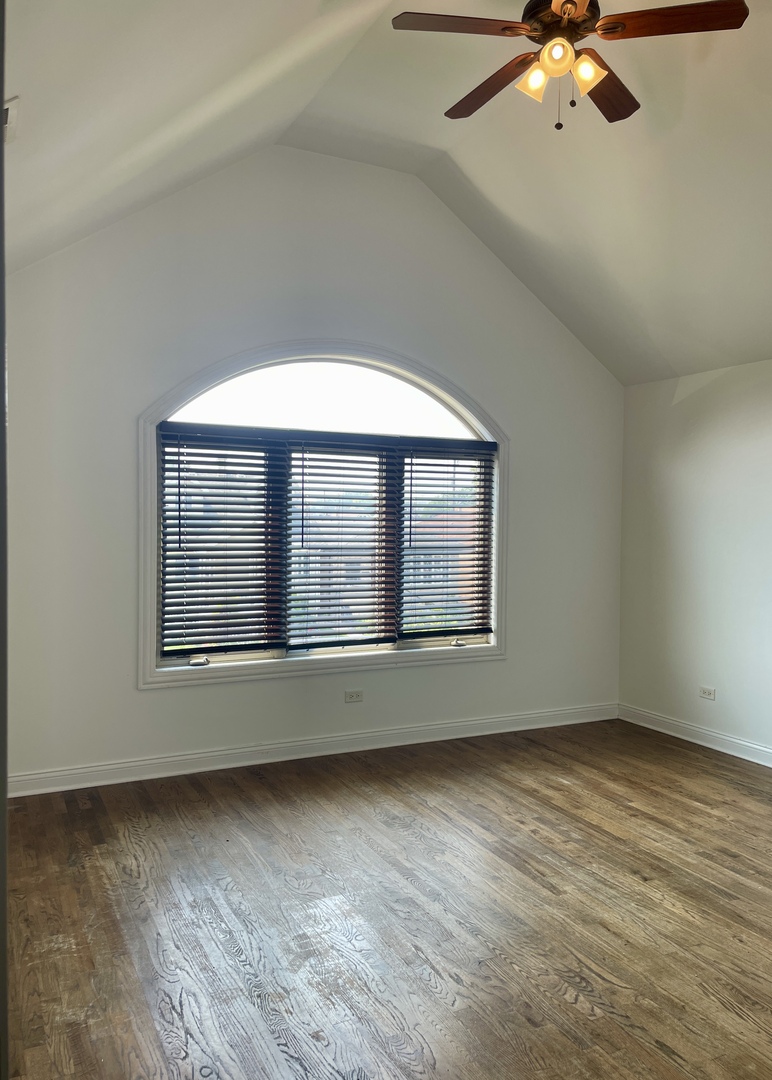 5727 S Meade Avenue, Chicago, IL 60638