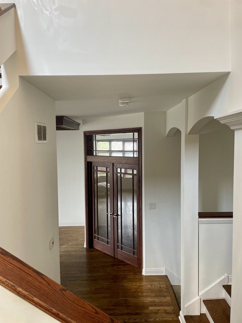 5727 S Meade Avenue, Chicago, IL 60638
