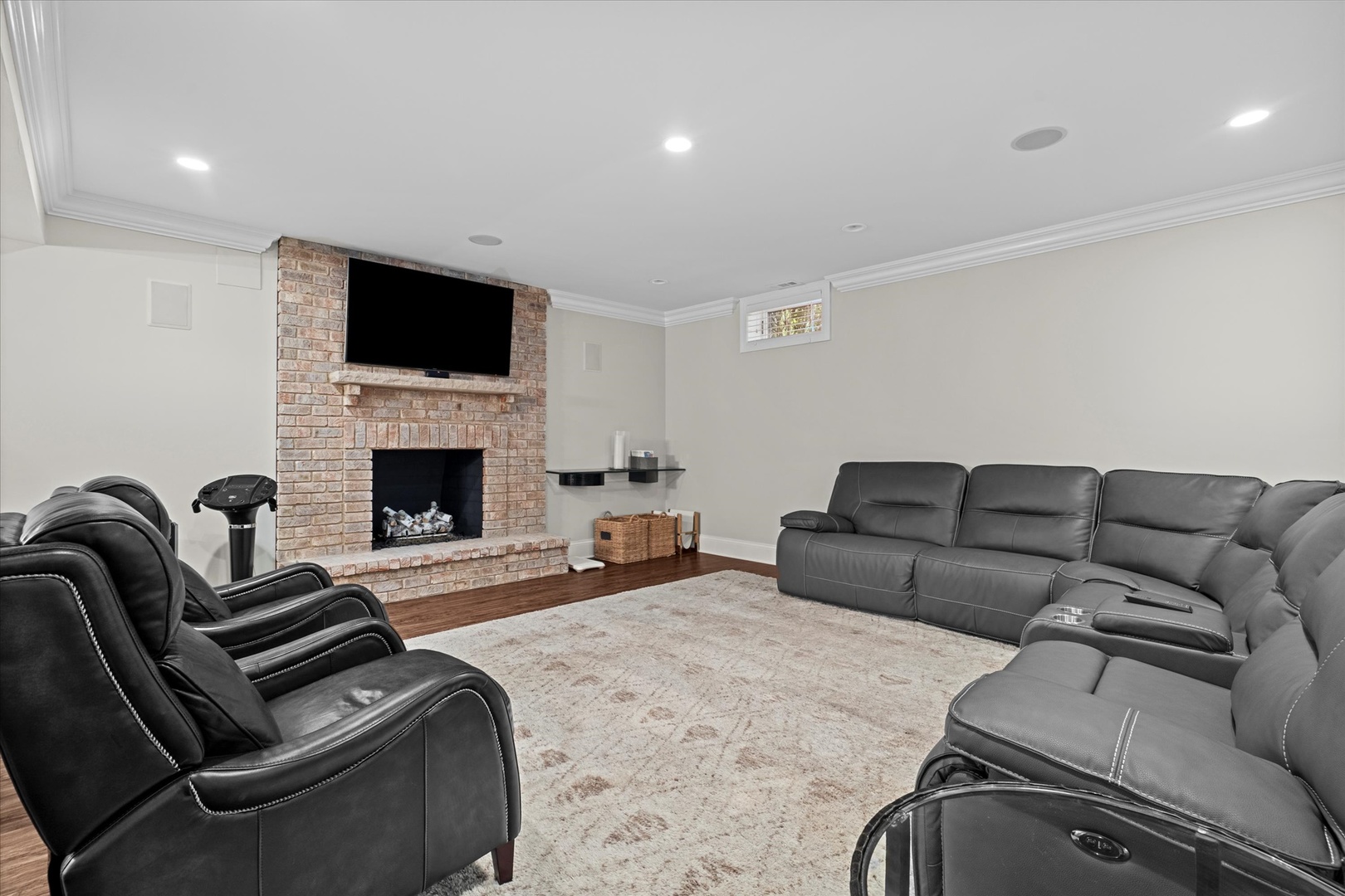 5750 S Thurlow Street, Hinsdale, IL 60521