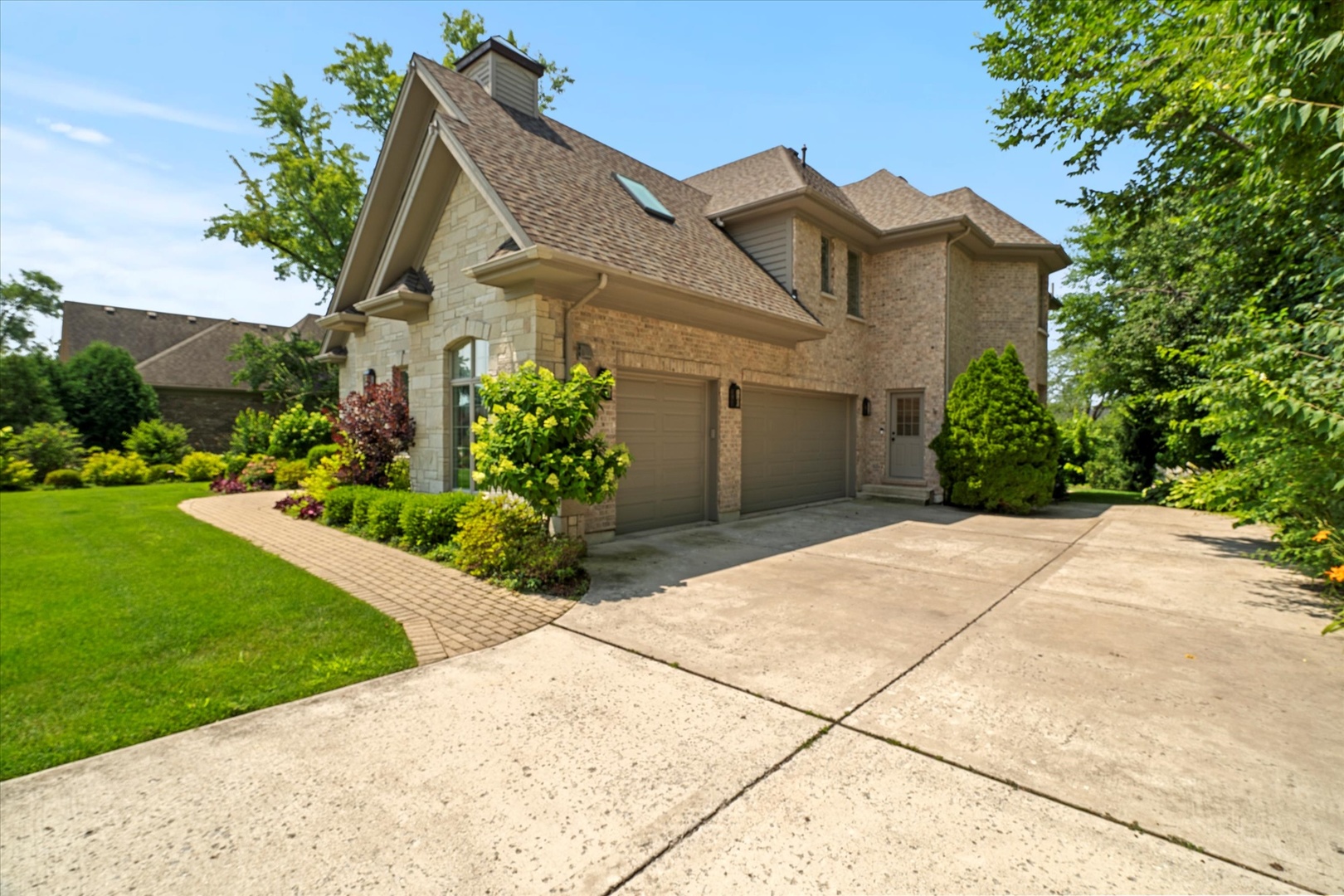 5750 S Thurlow Street, Hinsdale, IL 60521