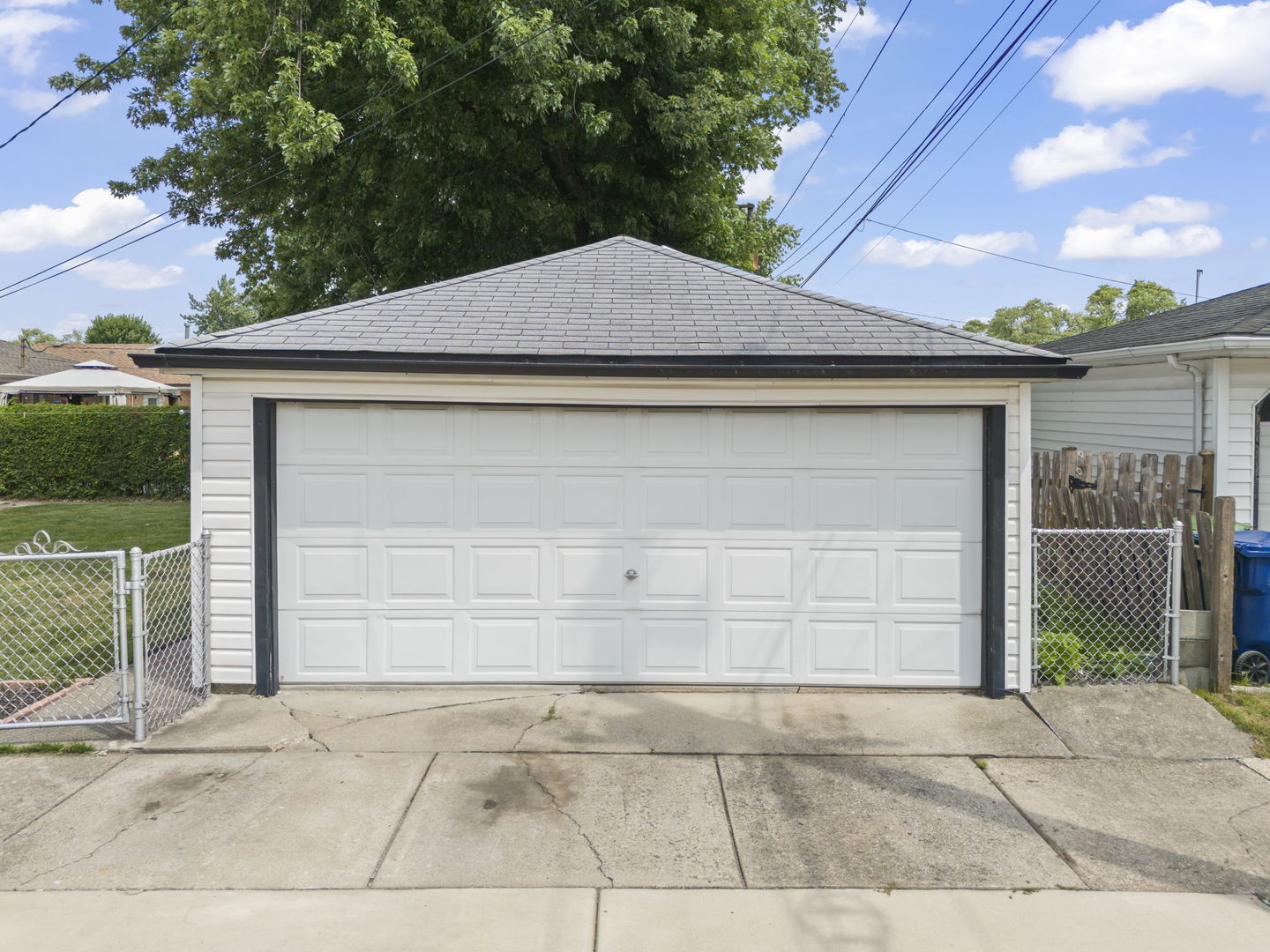 8945 Sproat Avenue, Oak Lawn, IL 60453