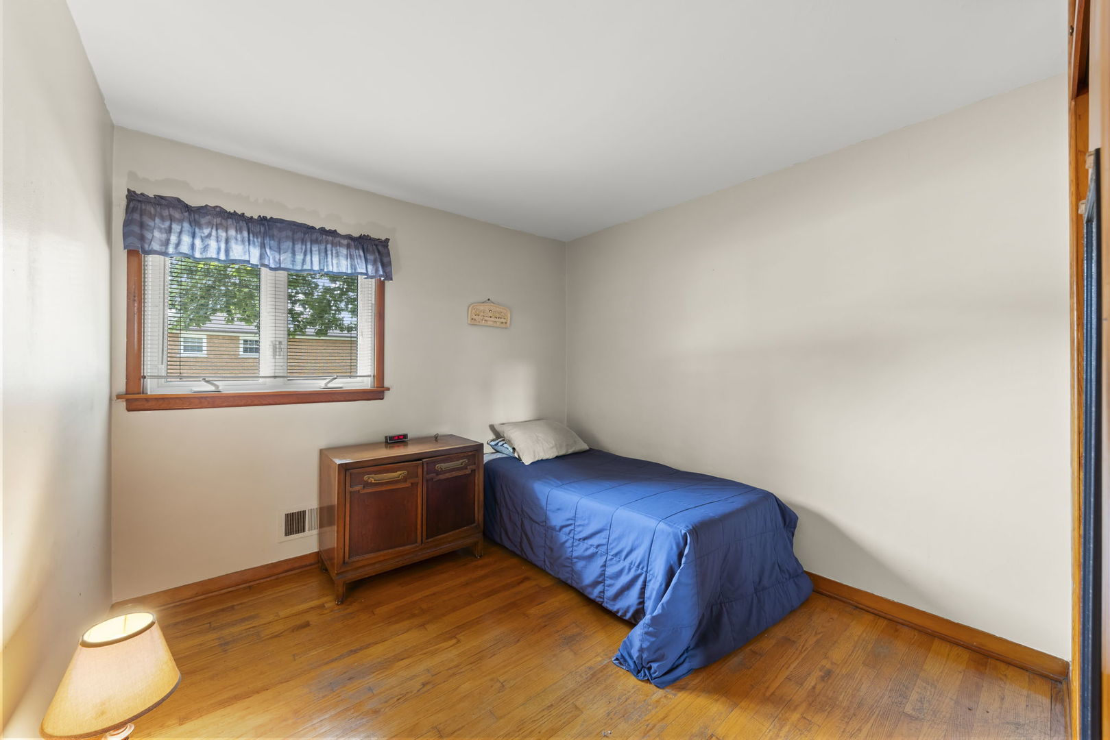 8945 Sproat Avenue, Oak Lawn, IL 60453