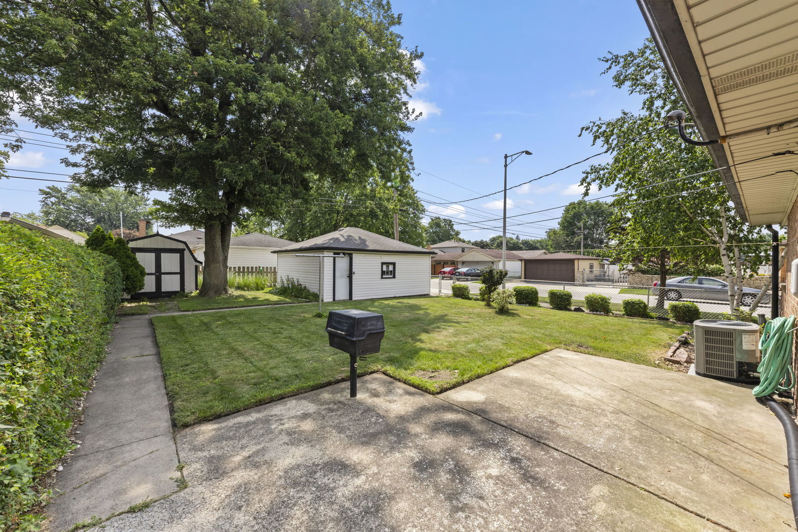 8945 Sproat Avenue, Oak Lawn, IL 60453