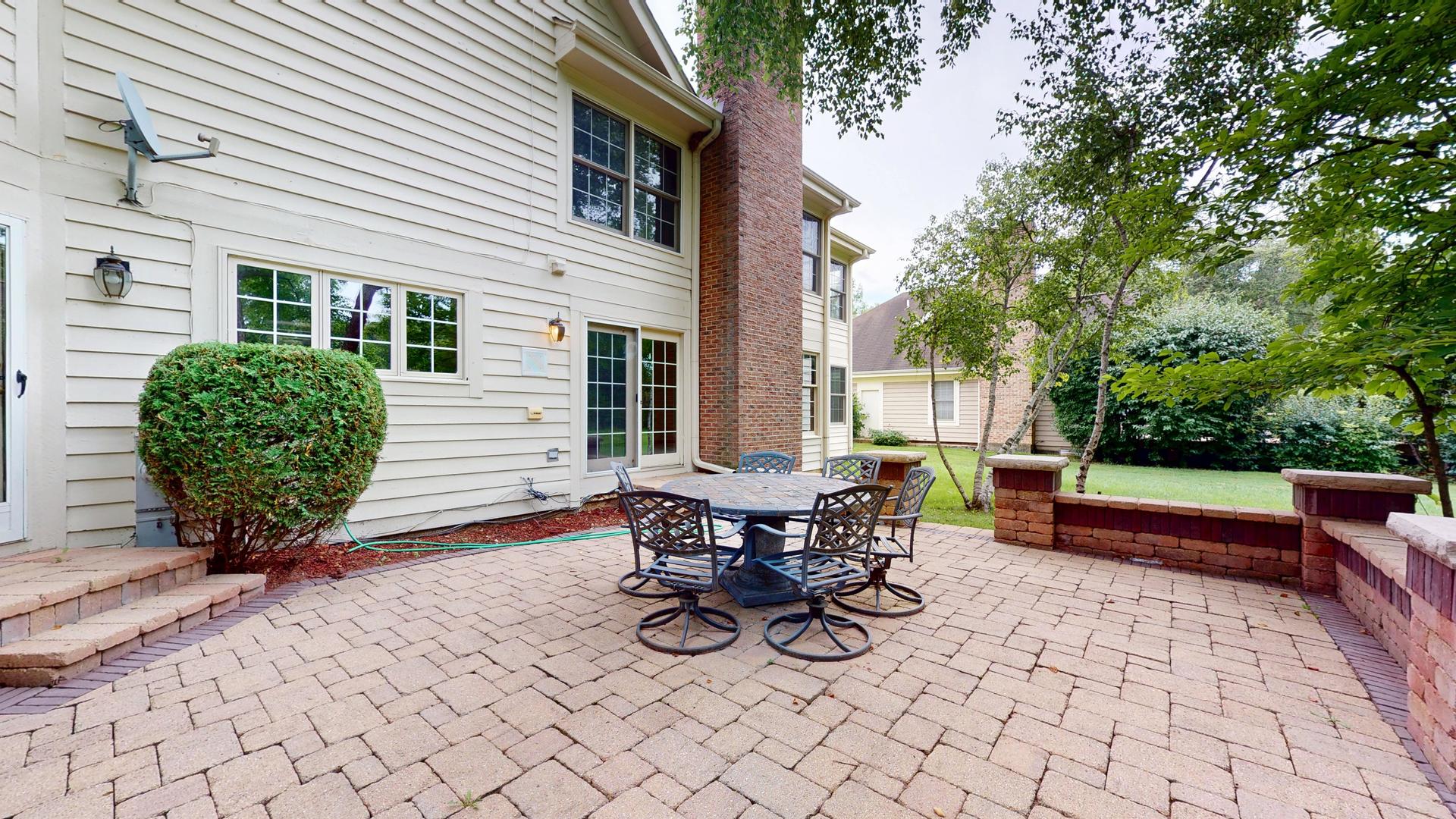 1904 Brandywyn Lane, Buffalo Grove, IL 60089
