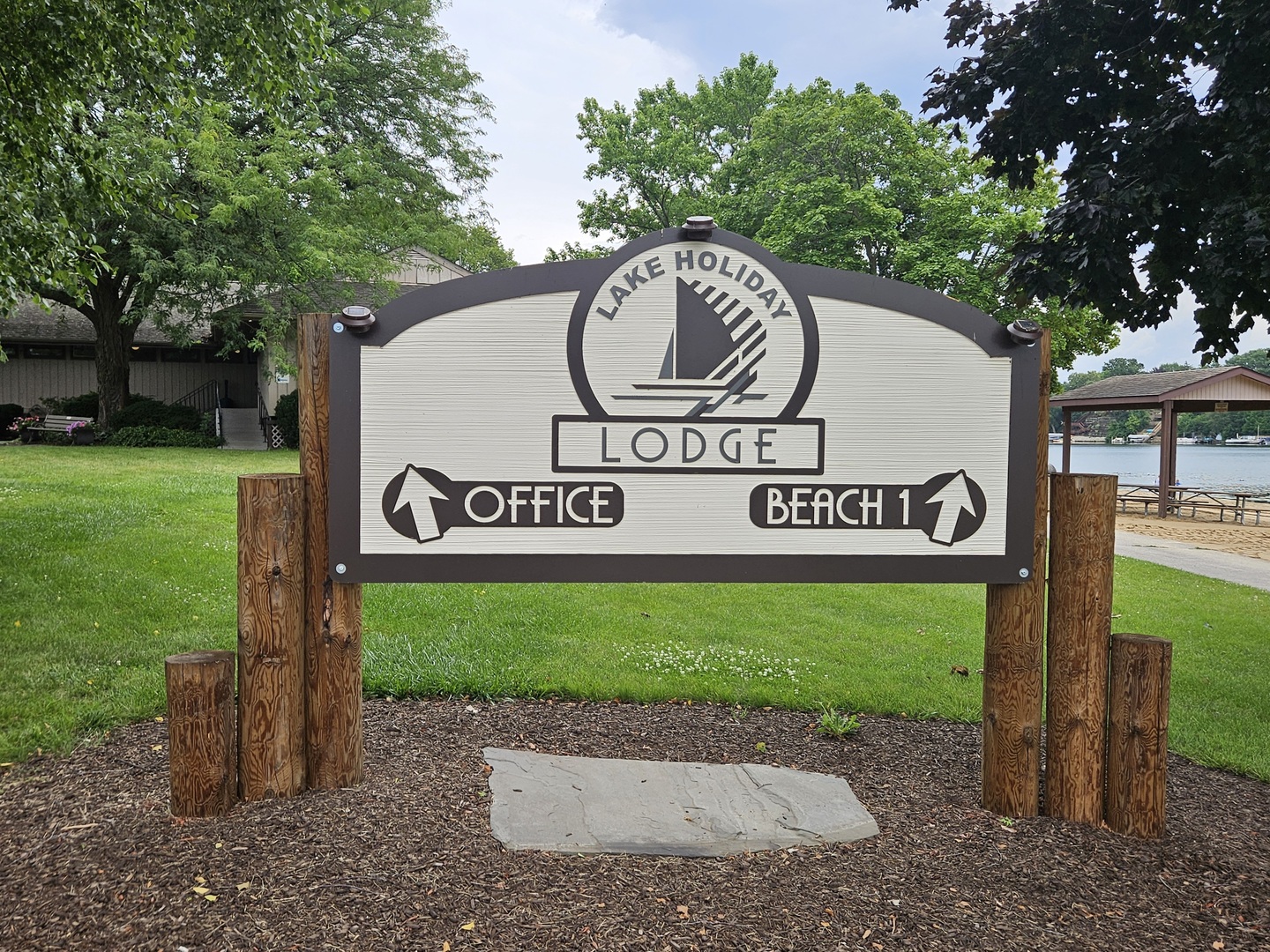61 Tammy Lane, Lake Holiday, IL 60552
