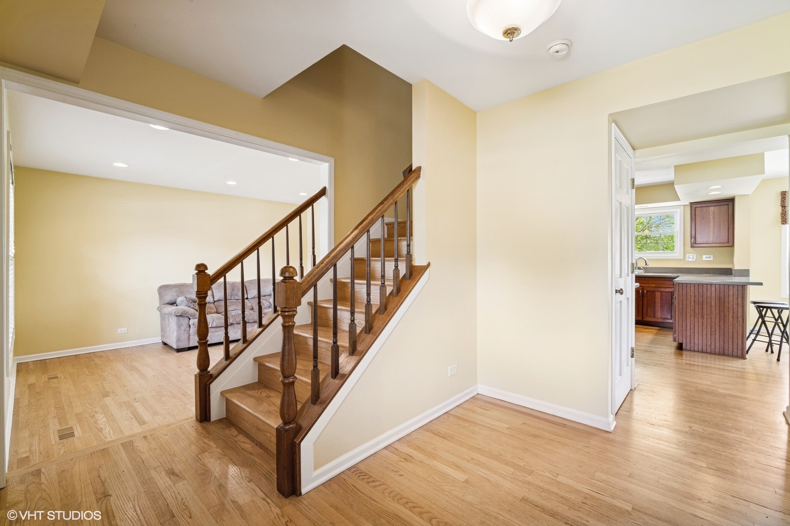 846 Dunhill Drive, Buffalo Grove, IL 60089