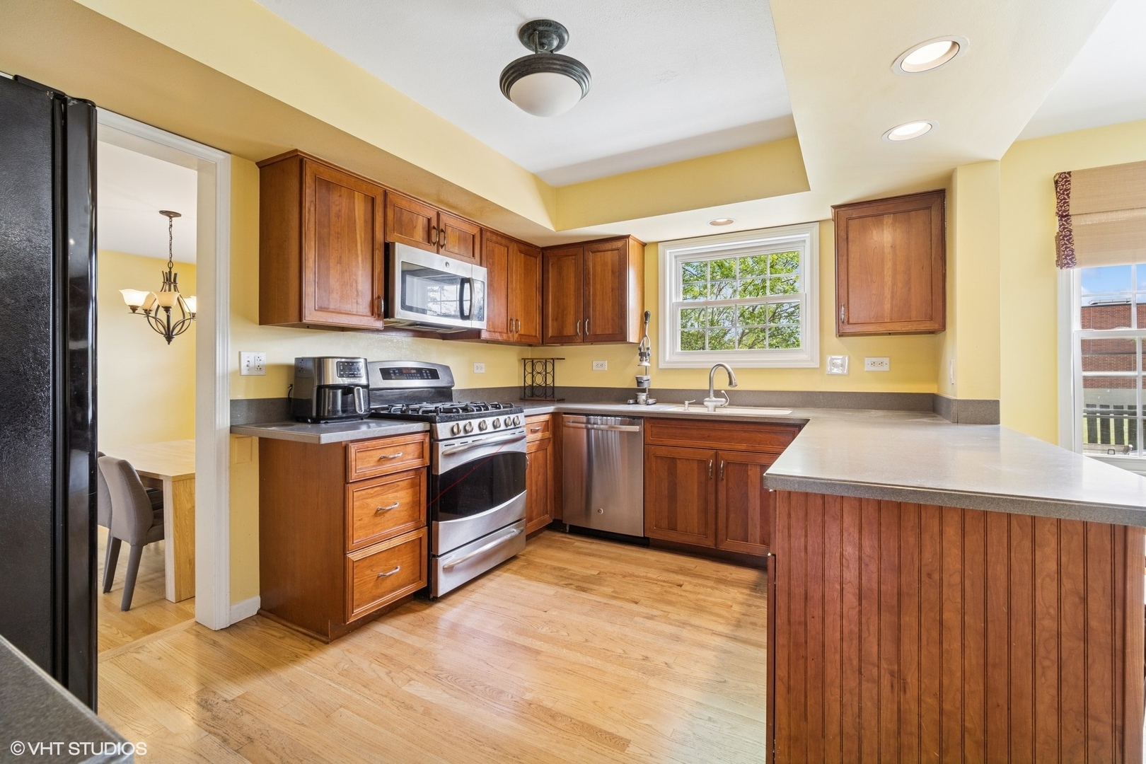 846 Dunhill Drive, Buffalo Grove, IL 60089
