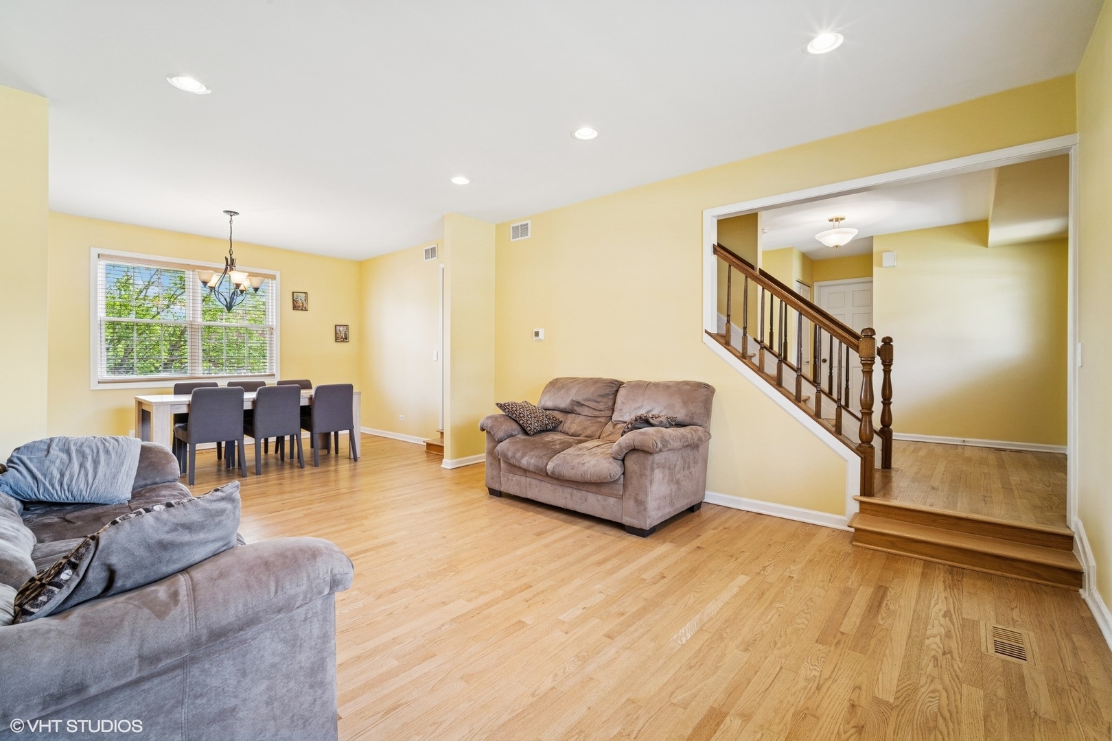 846 Dunhill Drive, Buffalo Grove, IL 60089