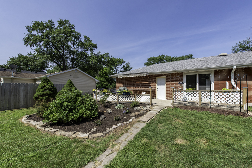 37847 N Watts Avenue, Spring Grove, IL 60081