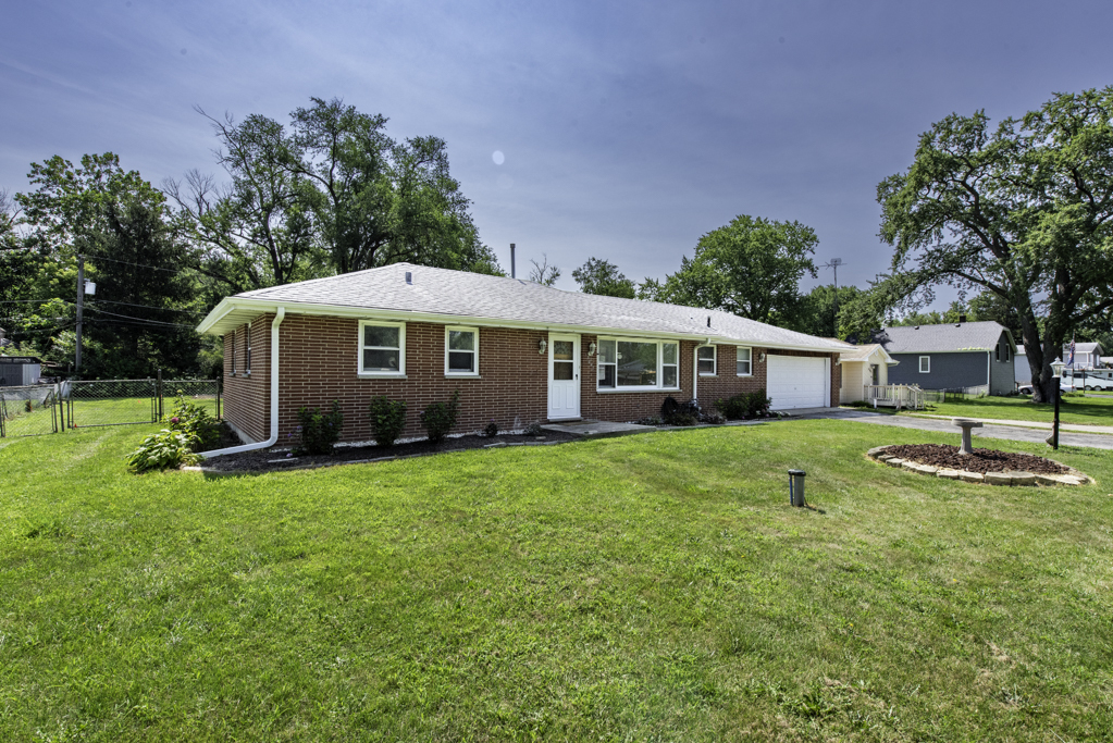 37847 N Watts Avenue, Spring Grove, IL 60081