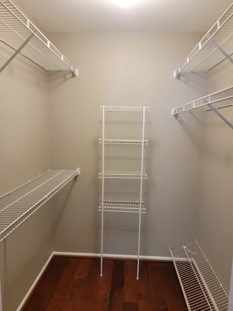102 Stirling Lane #V1, Schaumburg, IL 60194