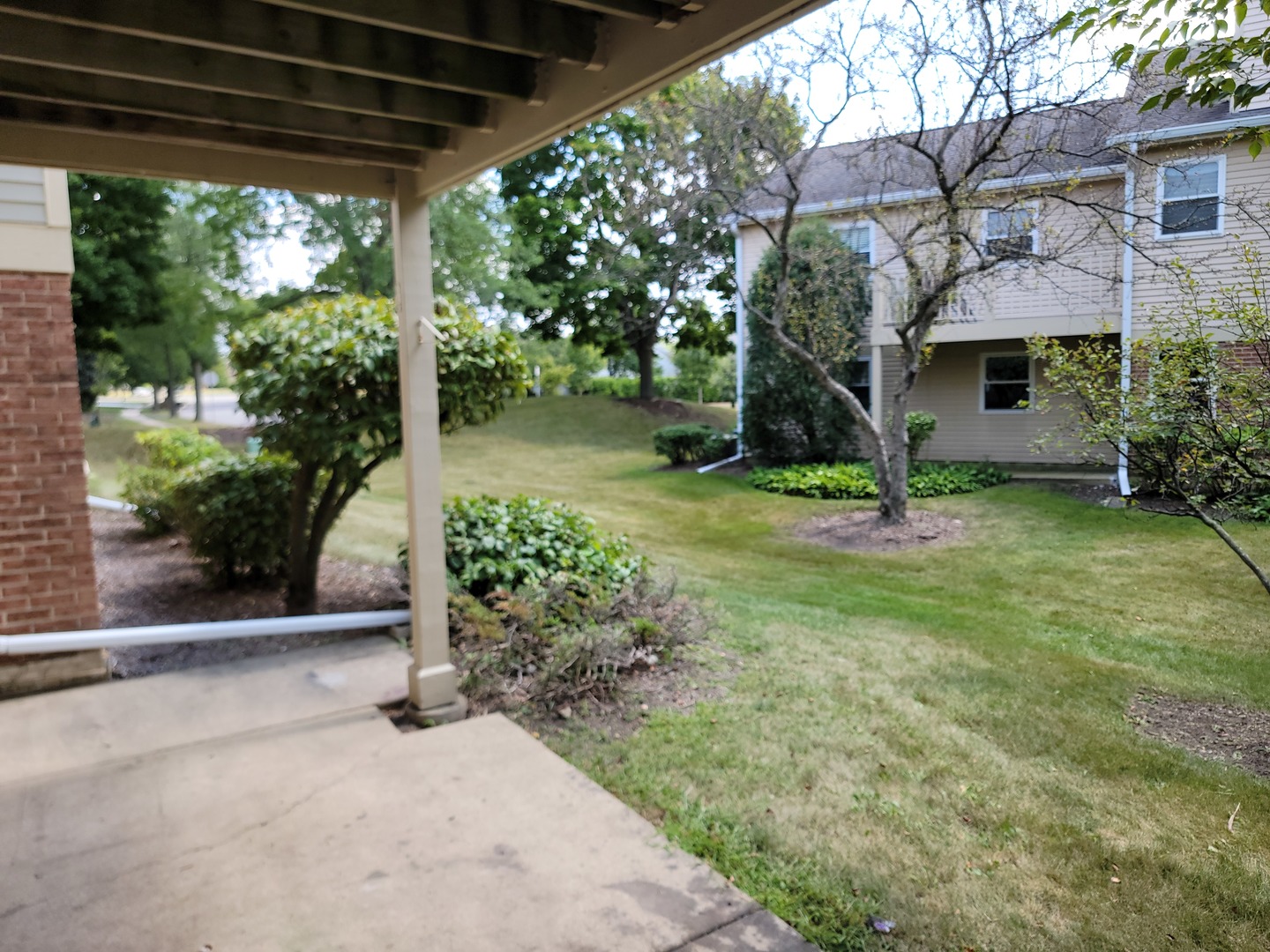102 Stirling Lane #V1, Schaumburg, IL 60194