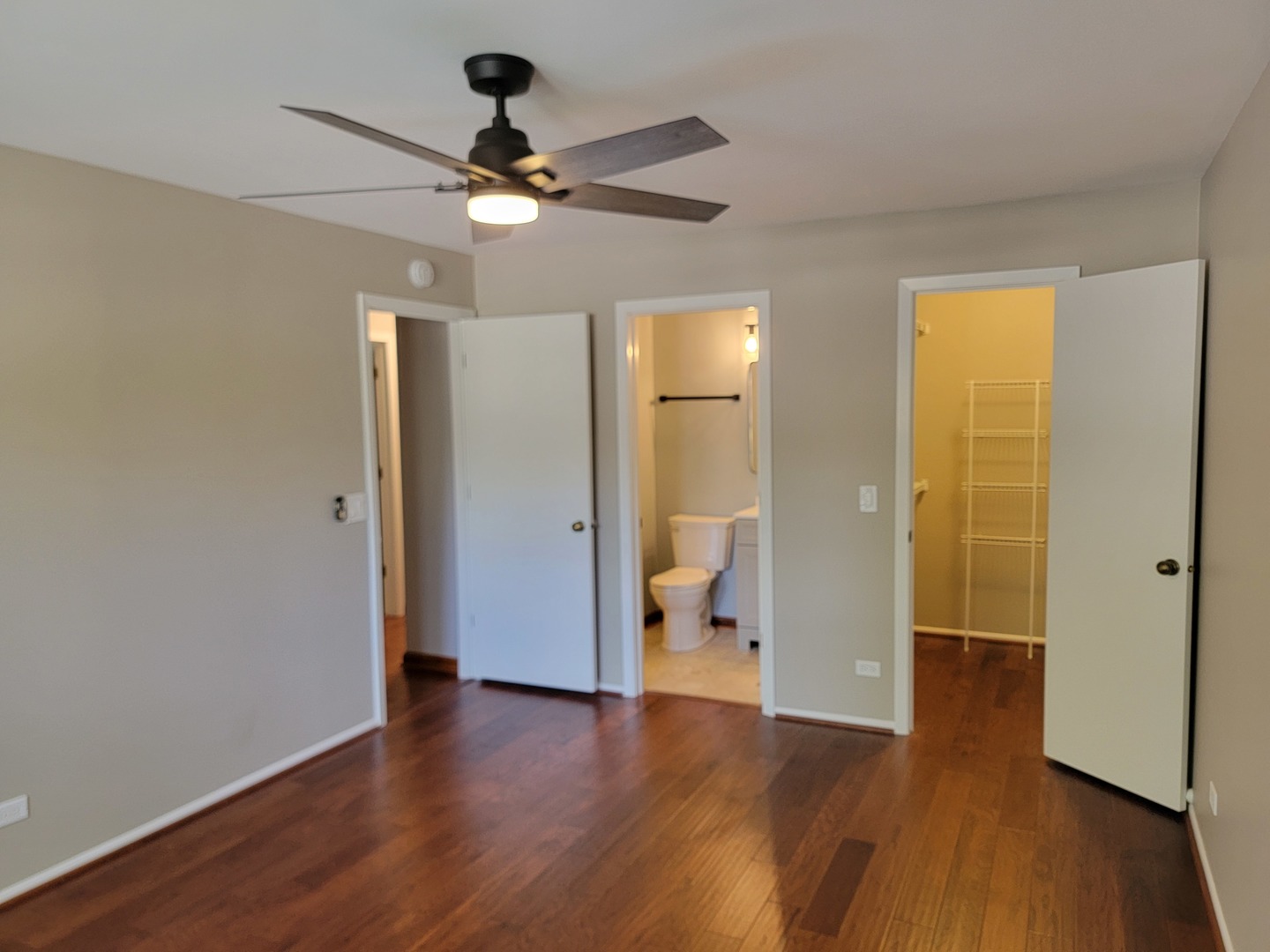 102 Stirling Lane #V1, Schaumburg, IL 60194