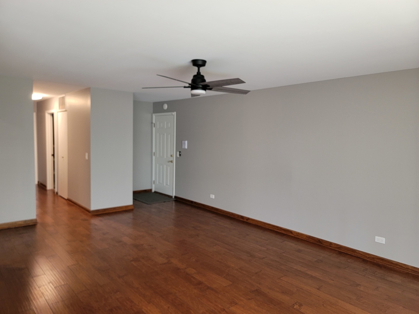 102 Stirling Lane #V1, Schaumburg, IL 60194