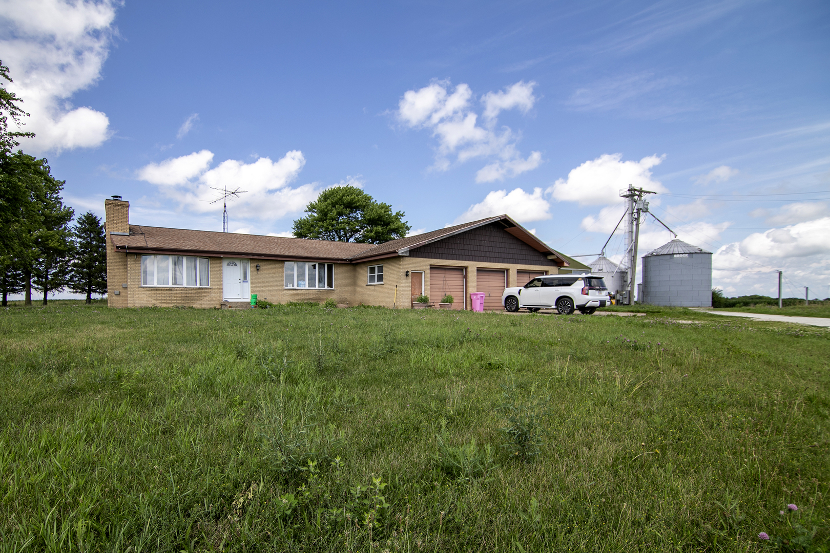 3740 N 1300 East Road, Kempton, IL 60946
