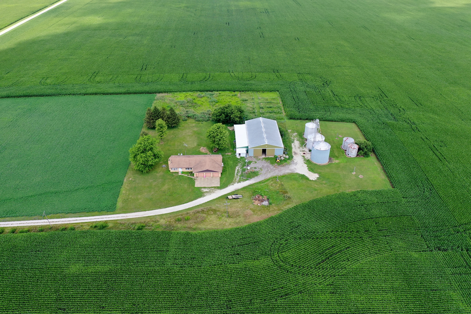 3740 N 1300 East Road, Kempton, IL 60946