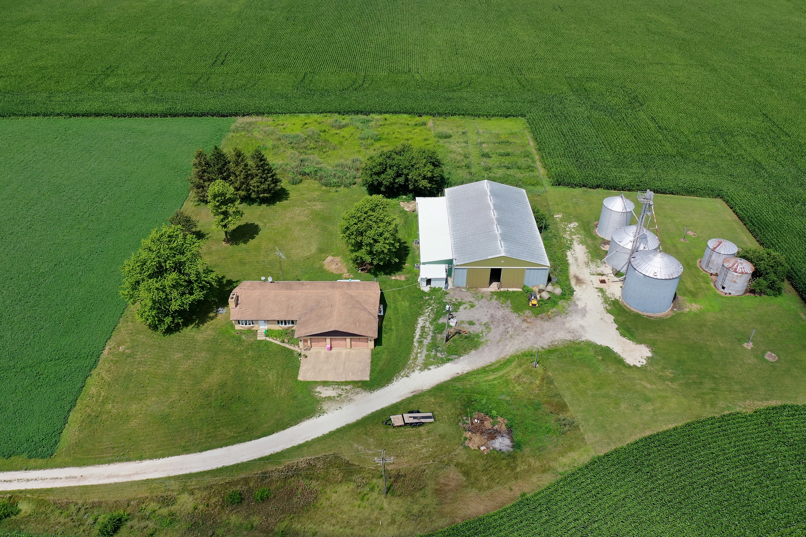 3740 N 1300 East Road, Kempton, IL 60946