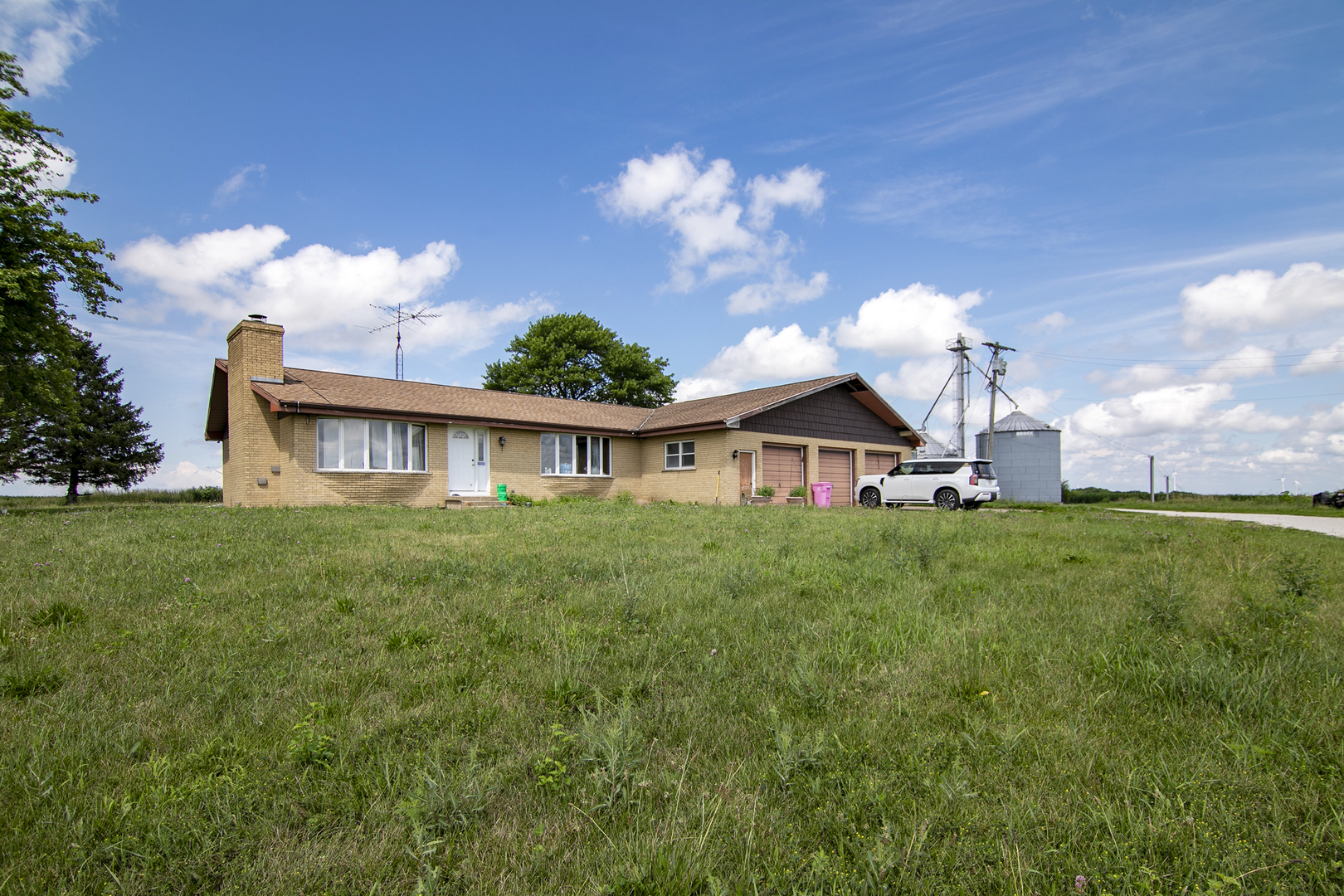 3740 N 1300 East Road, Kempton, IL 60946