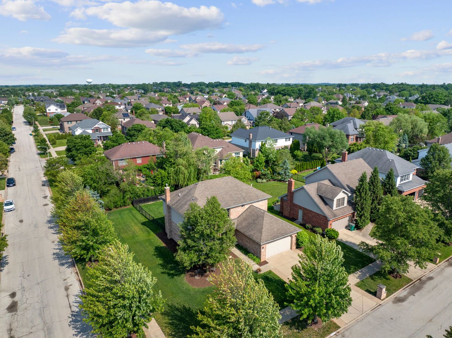 1215 Pendleton Drive, Lemont, IL 60439